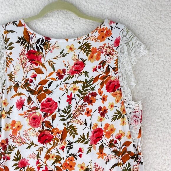 Torrid White Floral Super Soft Top Womens Scoop Neck Lace Flutter Sleeve Size‎ L - Picture 9 of 9